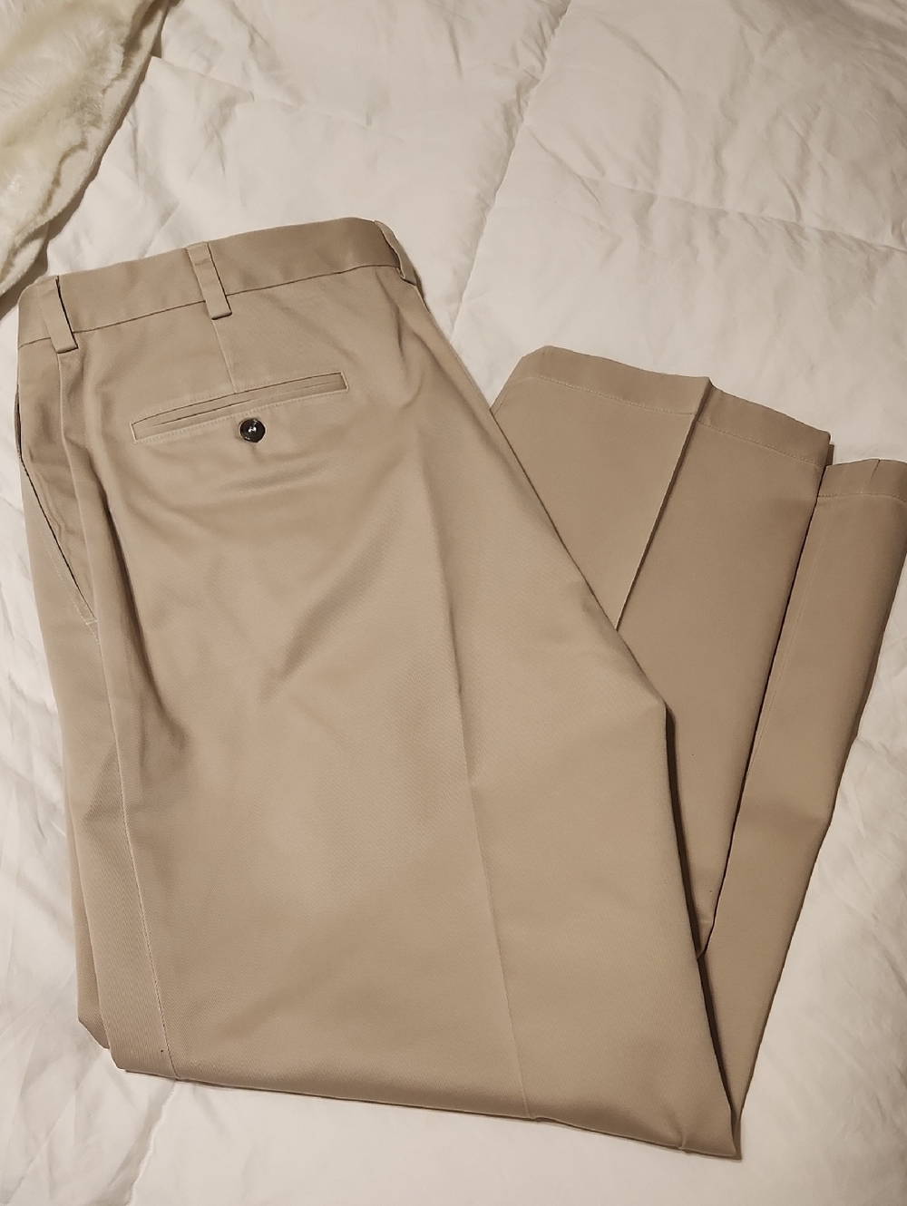Jos. A. Bank Men's Dress Pants in Khaki/Tan